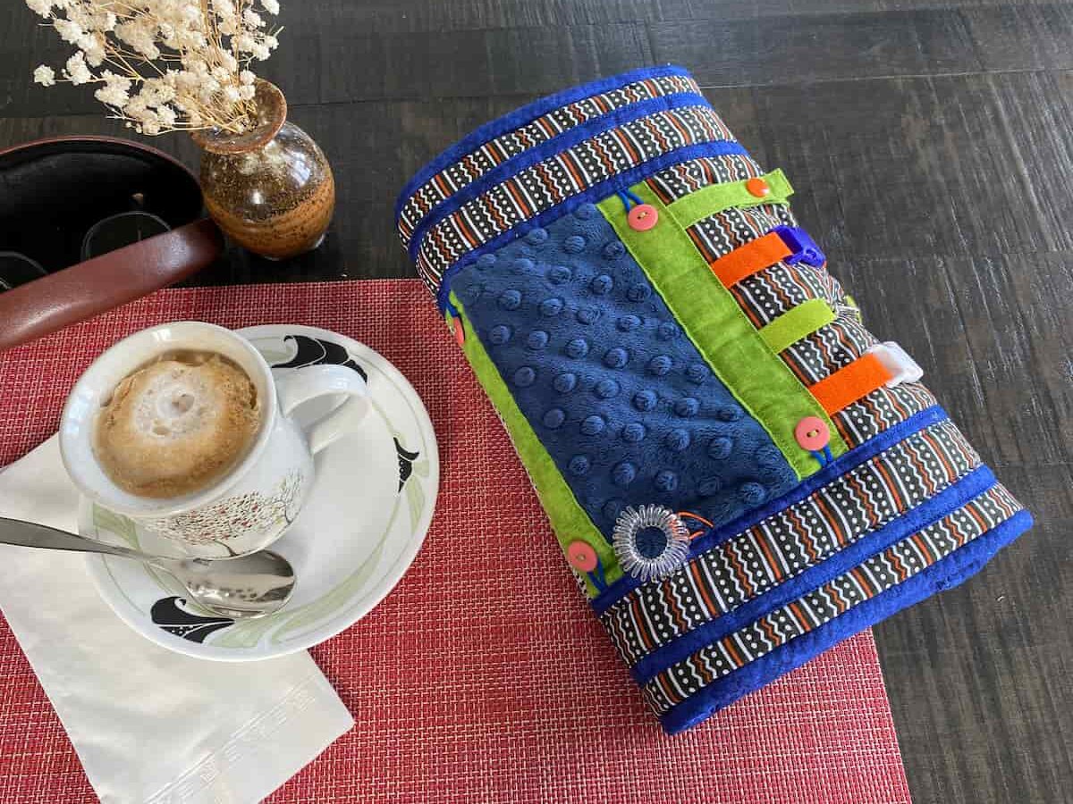 manchon bleu avec café, blue sleeve with coffee