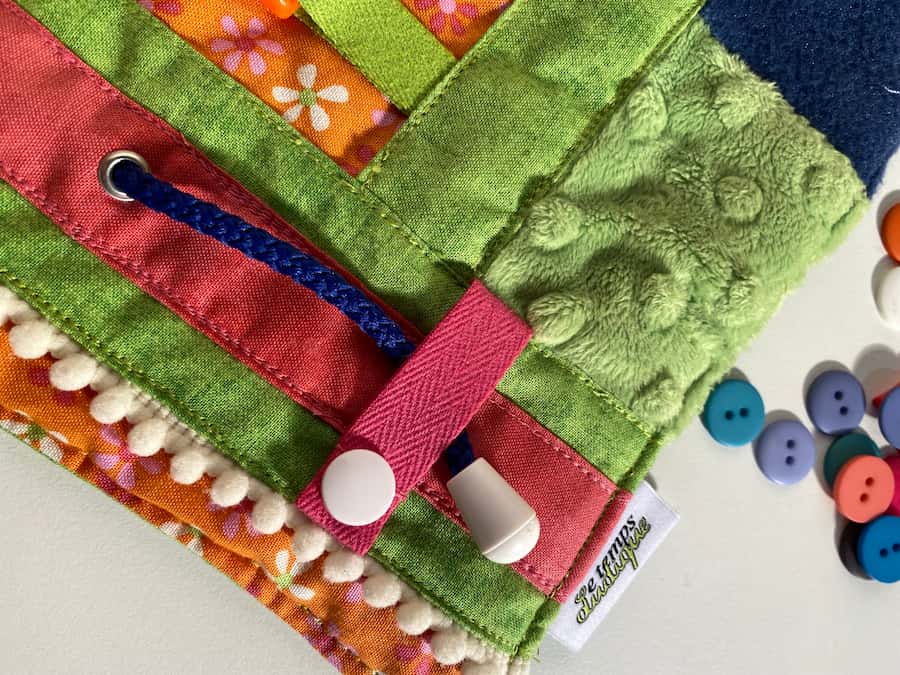 napperon vert vue rapprochée, green placemat close-up view