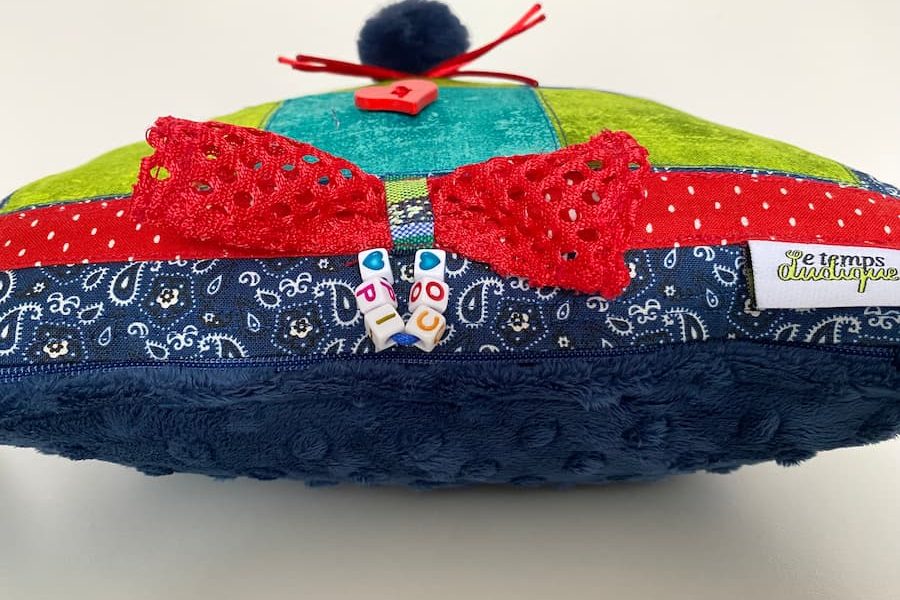 Pico au carré vue rapprochée boucle, Pico squared close-up view bow